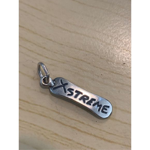 .925 Winter Snowboard Sterling Silver Jewelry Charm - Picture 2 of 4